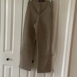 Women's Straight Leg Jeans in Tan